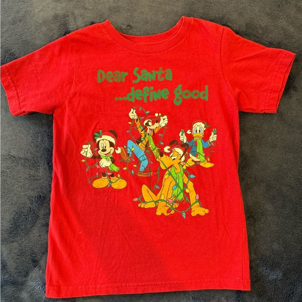 Disney Red holiday Kids T-Shirt size small (5/6)